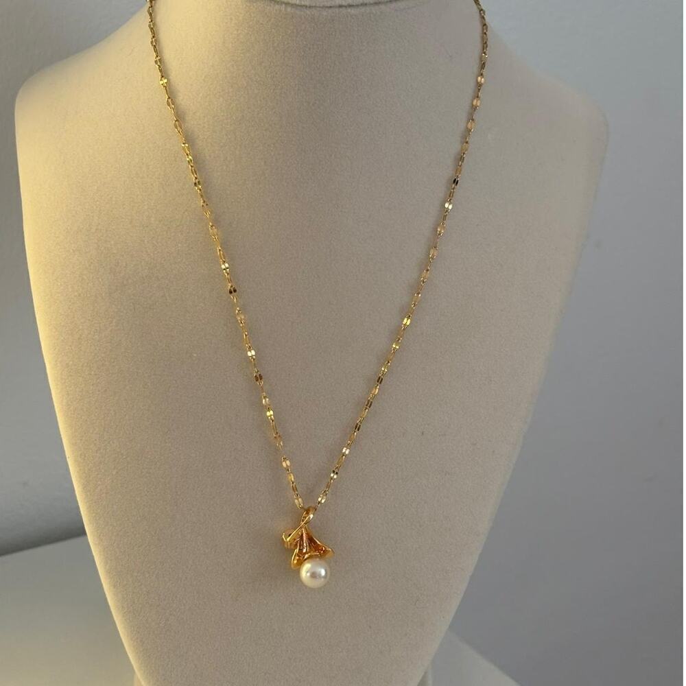Gold Flower Pearl Pendant Necklace Stainless Steel Elegant Minimal Gift - Picture 3 of 7